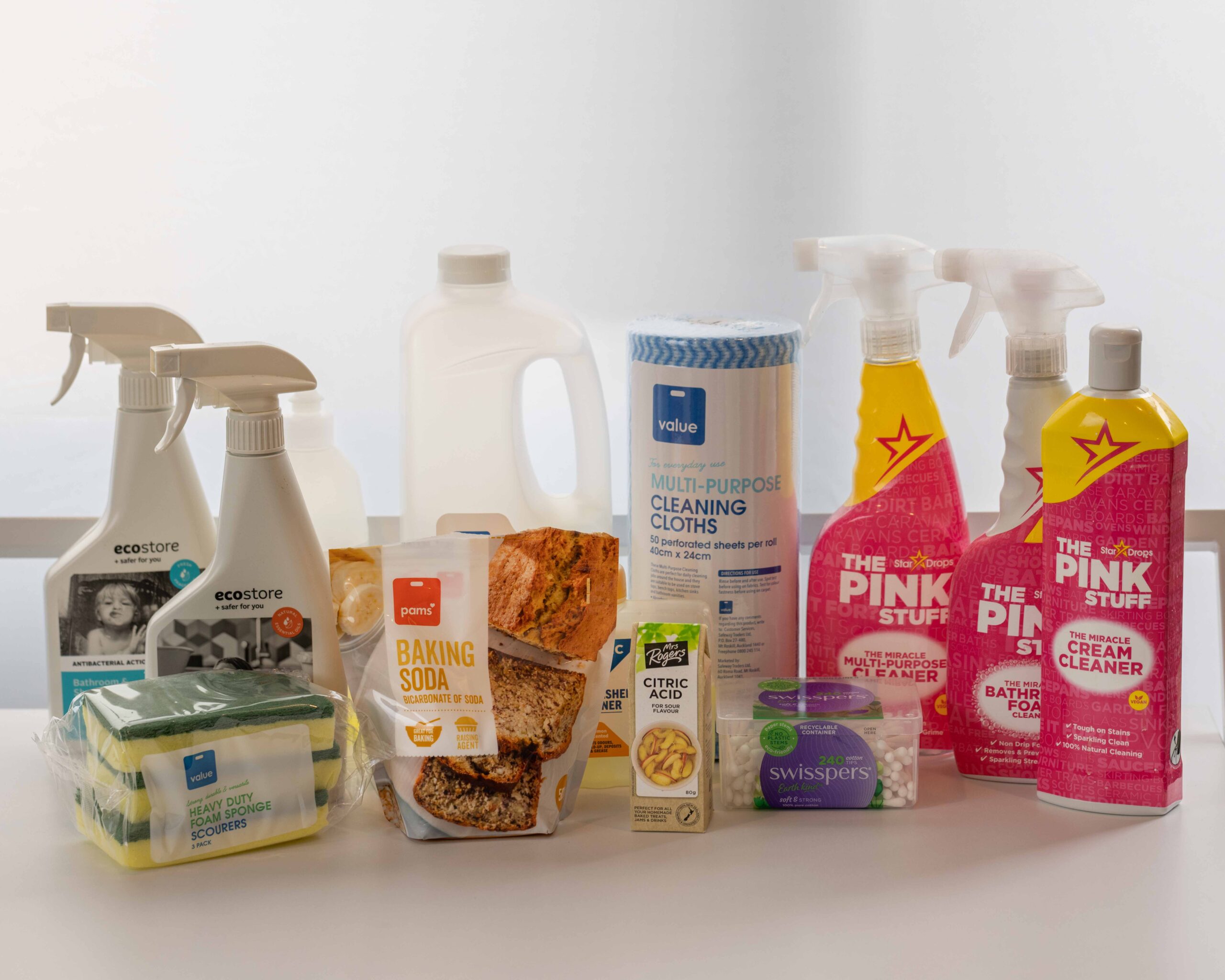 ニュージーランドの掃除道具が並んでいる