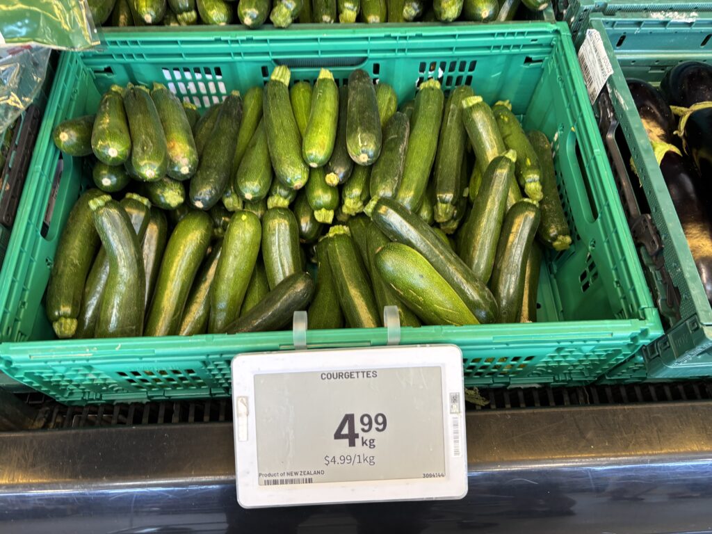 ニュージーランドで売っているズッキーニ（courgette）